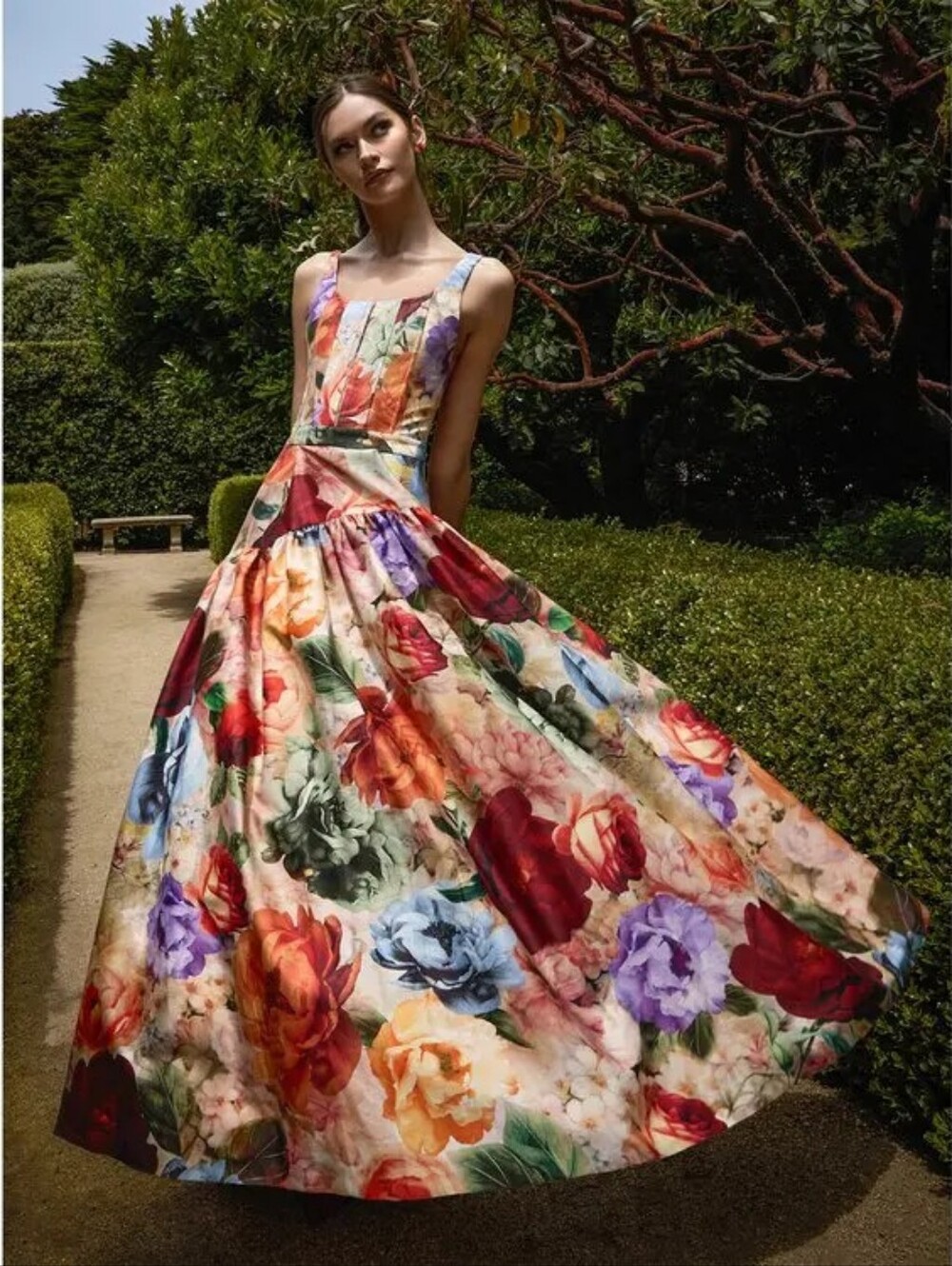 Alice + Olivia diana structured maxi dress - Picture 3 of 7